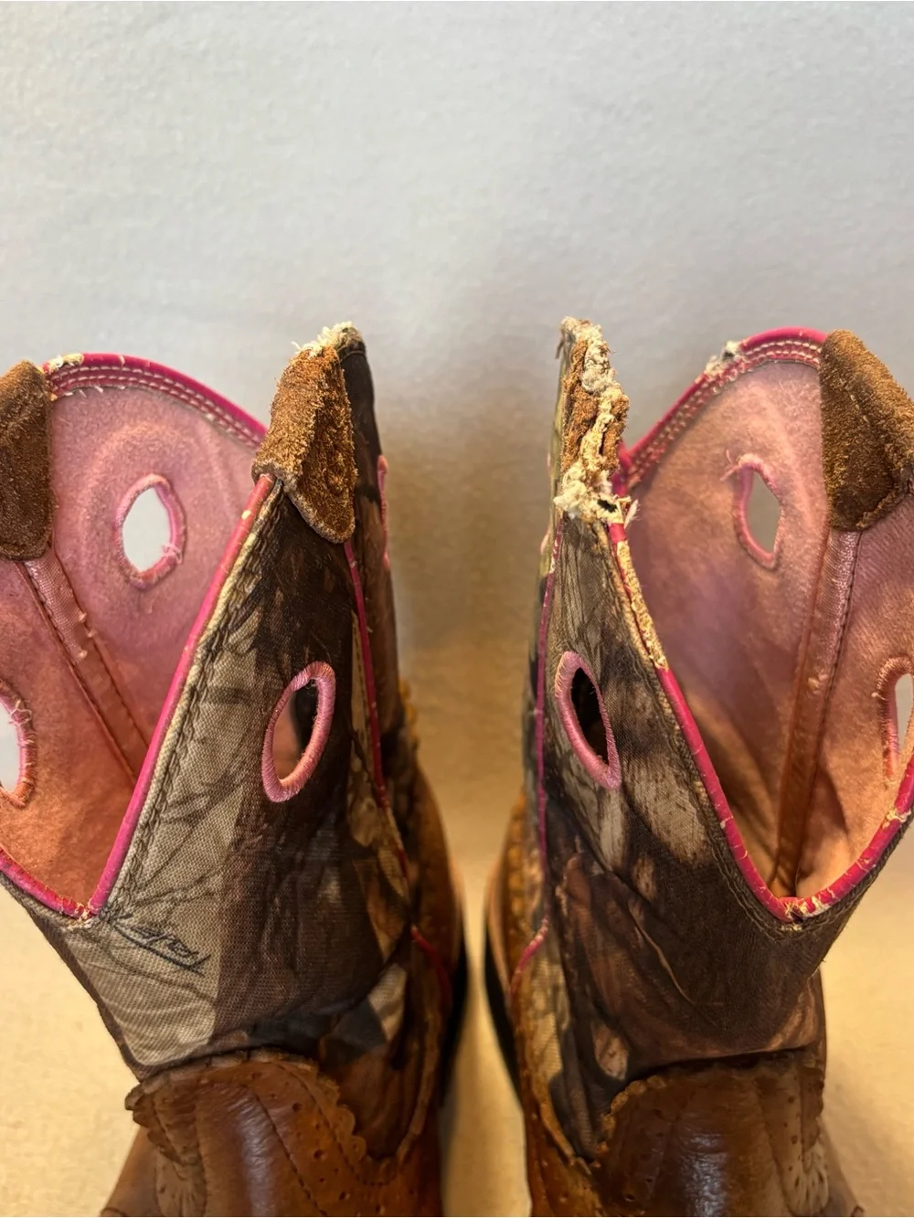 Ariat Fatbaby 9.5B Brown Leather, Pink Camo Western Cowgirl Boots